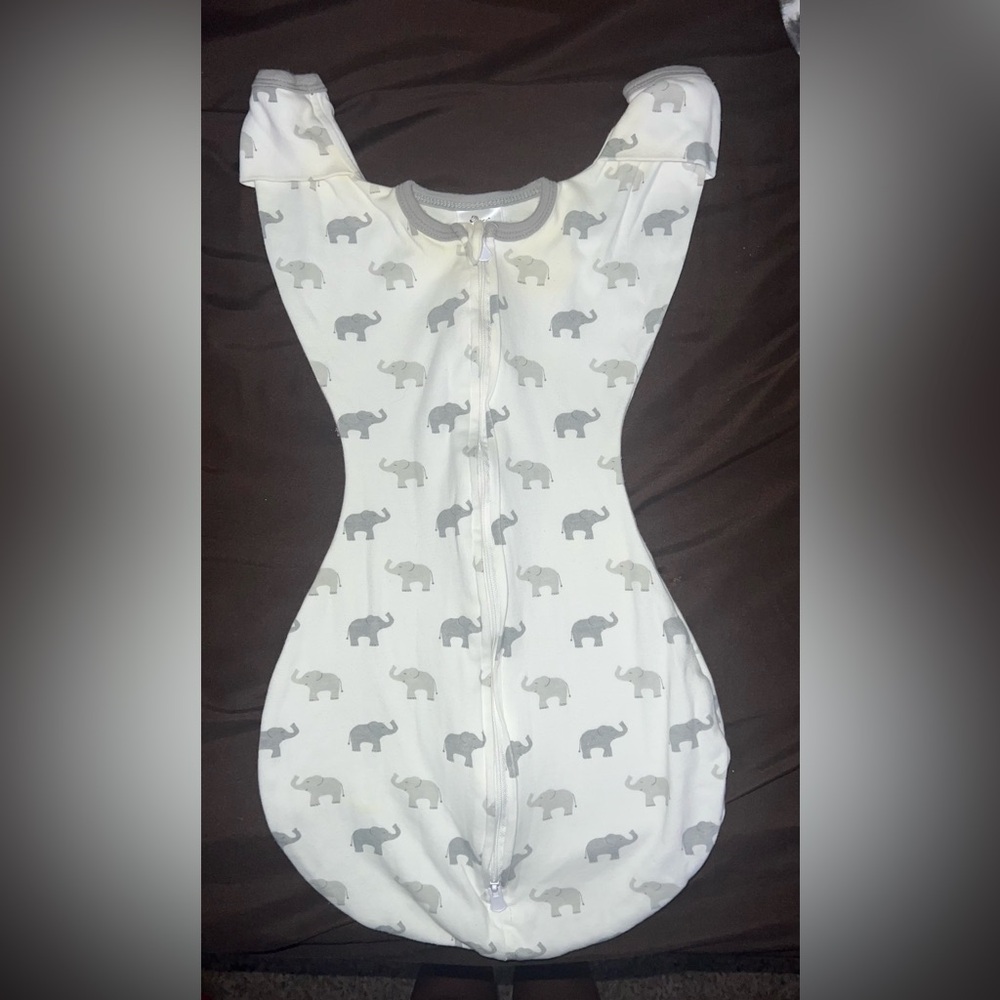 Amazing baby transitional swaddle sack. 0-3 months. 6-14 lbs